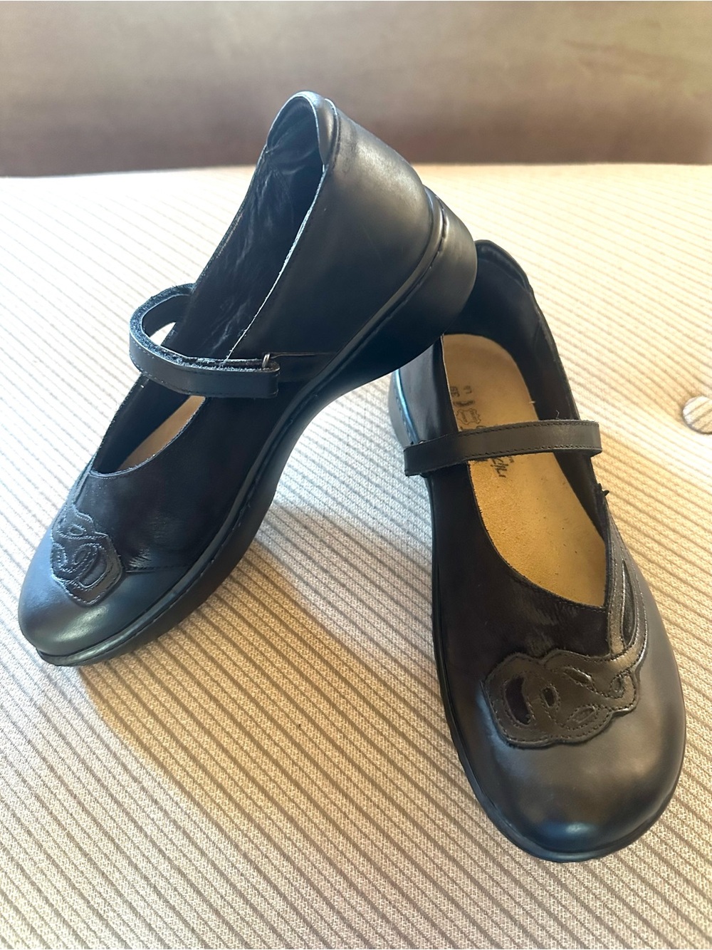 Naot Black Leather Embossed Mary Jane Comfort Shoes Flats EU 39 US 8-8.5 L8